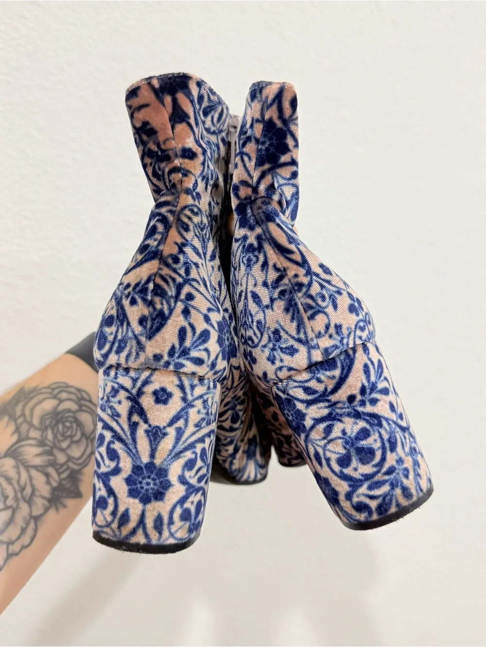 Free People Floral Velvet Ankle Boots Boho Western Coastal Cowgirl Size 6.5 (37) - Picture 4 of 7